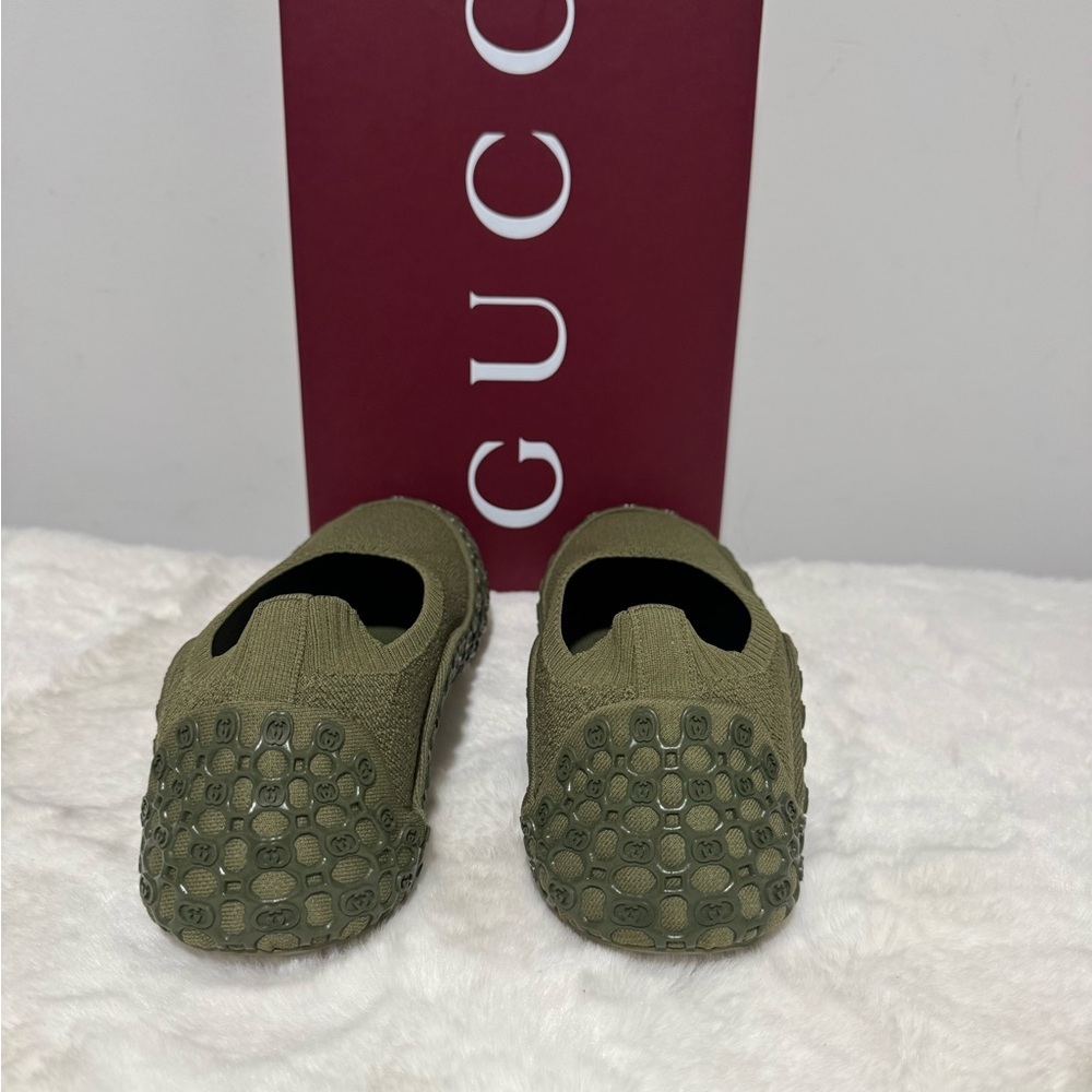 Gucci Unisex Olive Green Slip-On Knit Shoes - Picture 3 of 6